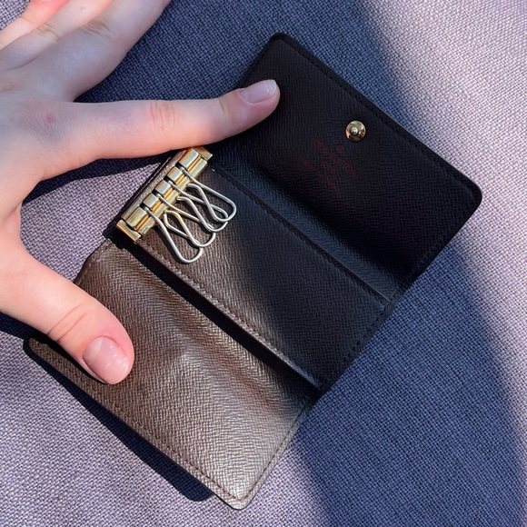 Louis Vuitton Damier Multicles 4 Ring Key Case - Picture 7 of 9